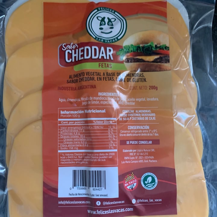 photo of Felices Las Vacas Queso Cheddar en Fetas shared by @pauu31 on  11 Aug 2021 - review