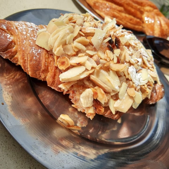photo of Vica Croissant De Almendras shared by @agustinaaborsato on  18 Sep 2022 - review