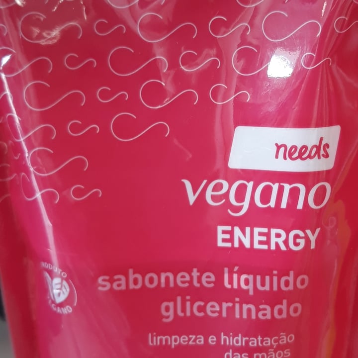photo of Needs sabonete líquido shared by @dorathomann on  06 Jun 2022 - review