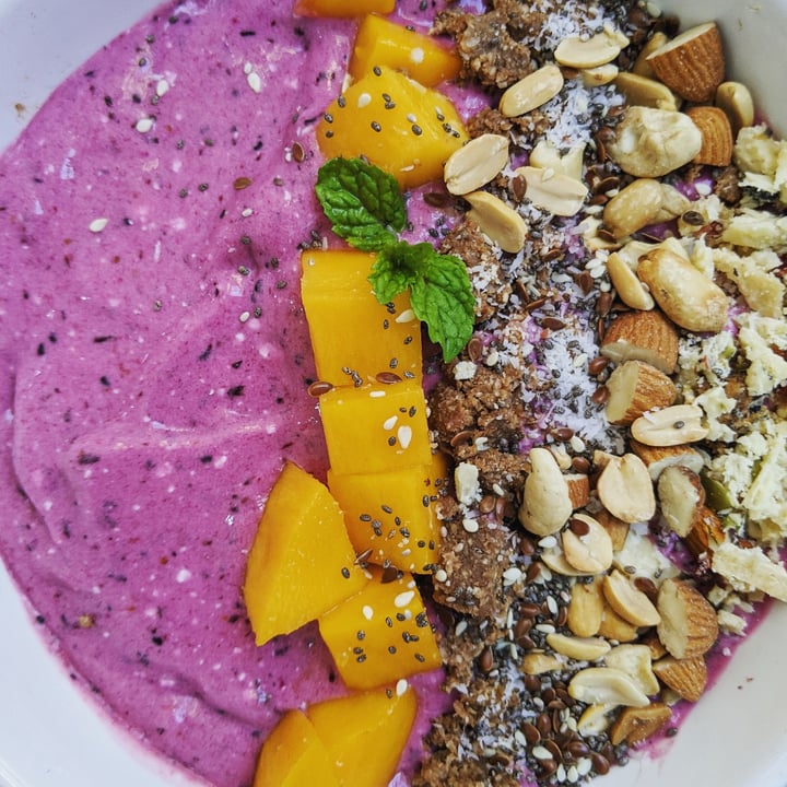 photo of KURUMI - Healthy Vegan Desserts & Food Purple Bloom Smoothie Bowl shared by @burranorris on  29 Apr 2021 - review