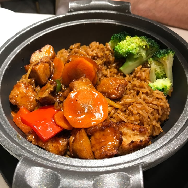 photo of D’life orchard gateway Claypot Chicken Cube Rice shared by @ziggyradiobear on  26 Nov 2022 - review