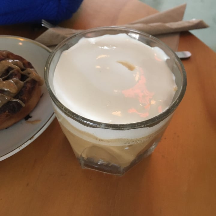 photo of MOLA Latte con crema shared by @lauchis on  29 Jul 2021 - review