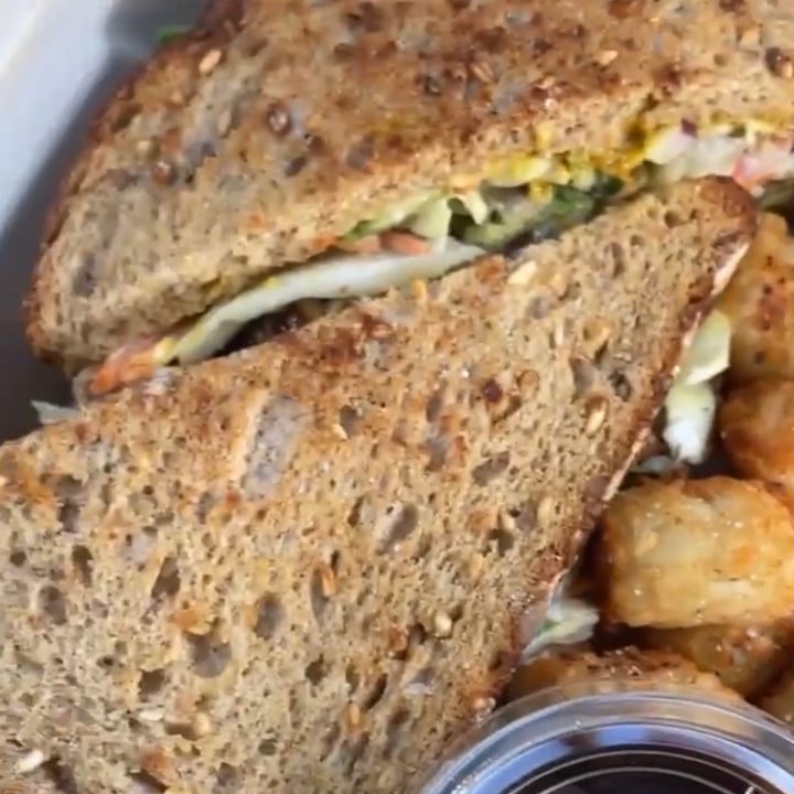 review photo of Down 2 Earth Plant Based Cuisine BBQ Pulled jackfruit w/ Tatertots shared by @vv95 on 27 Mar 2021 - review