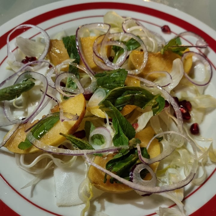 review photo of La Central Vermutería Ensalada de hinojo shared by @nerymuny28 on 19 Apr 2021 - review