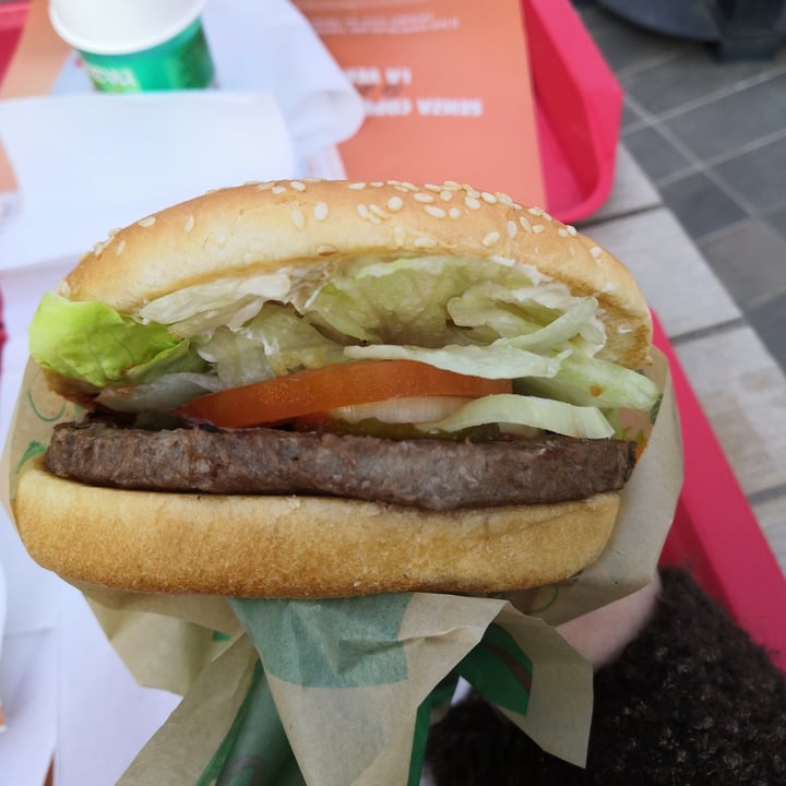 photo of Burger King Plant Based Whopper shared by @pigsarecutex on  27 Jan 2022 - review