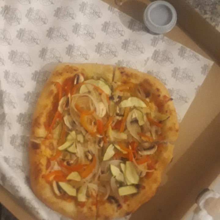 photo of El Chino Vegano Pizza Primavera shared by @thanialtc on  24 Feb 2022 - review