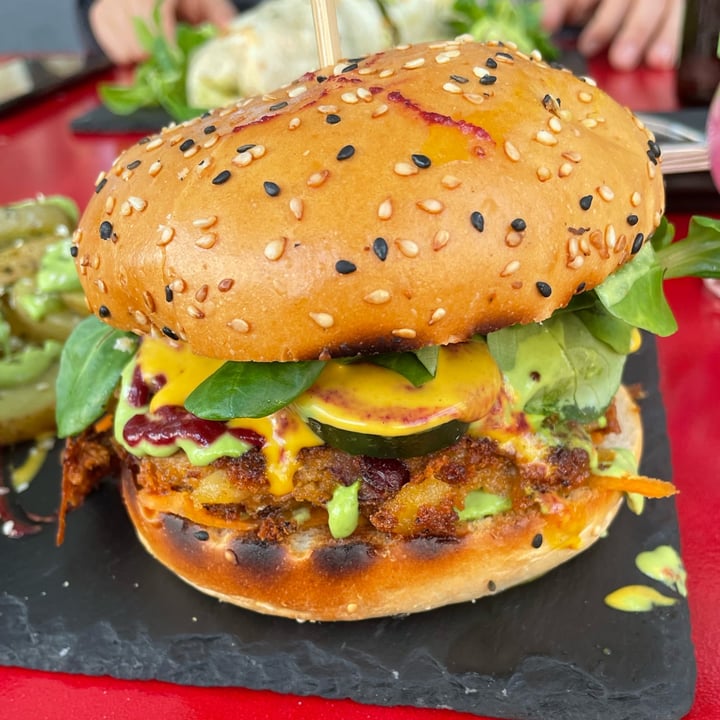 review photo of Sanissimo Príncipe Pio Veggie Burger Yanomami shared by @simonavaccaro on 19 Dec 2022 - review