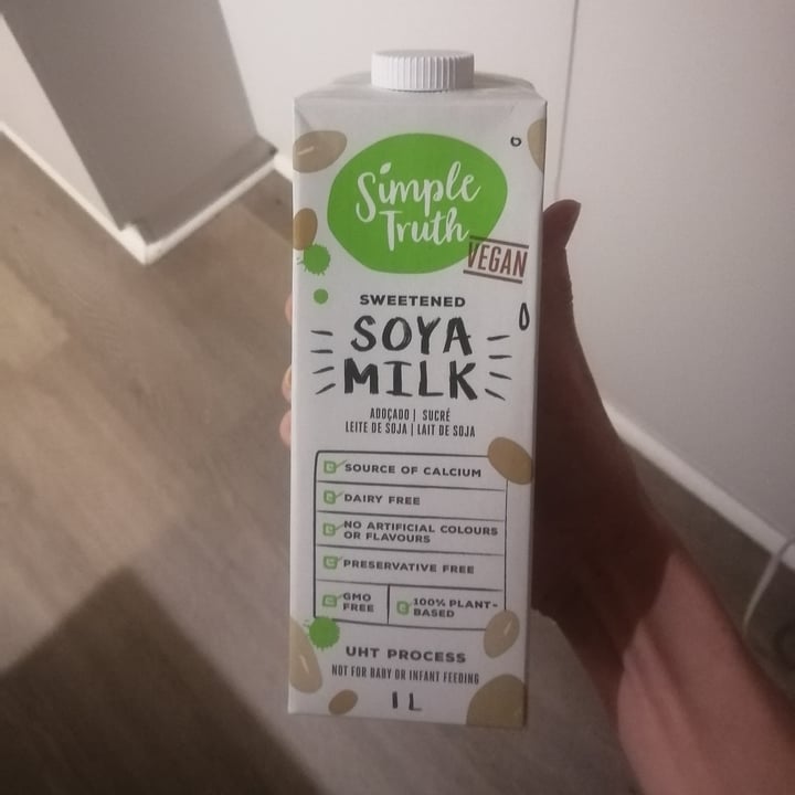 photo of Simple Truth Sweetened Soya Milk shared by @zoezurnamer on  19 Feb 2021 - review