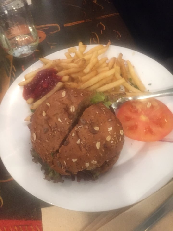 photo of Saturn Cafe Berkeley Impossible burger shared by @klc on  04 Mar 2019 - review