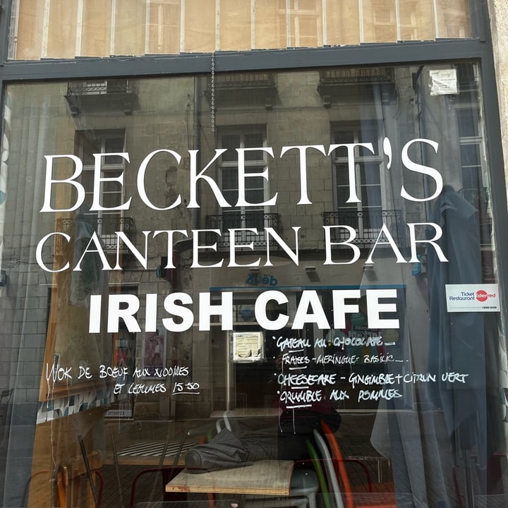 review photo of Le Beckett's Custom Vegan Thai Salad shared by @theplantbasedbassist on 30 Oct 2022 - review