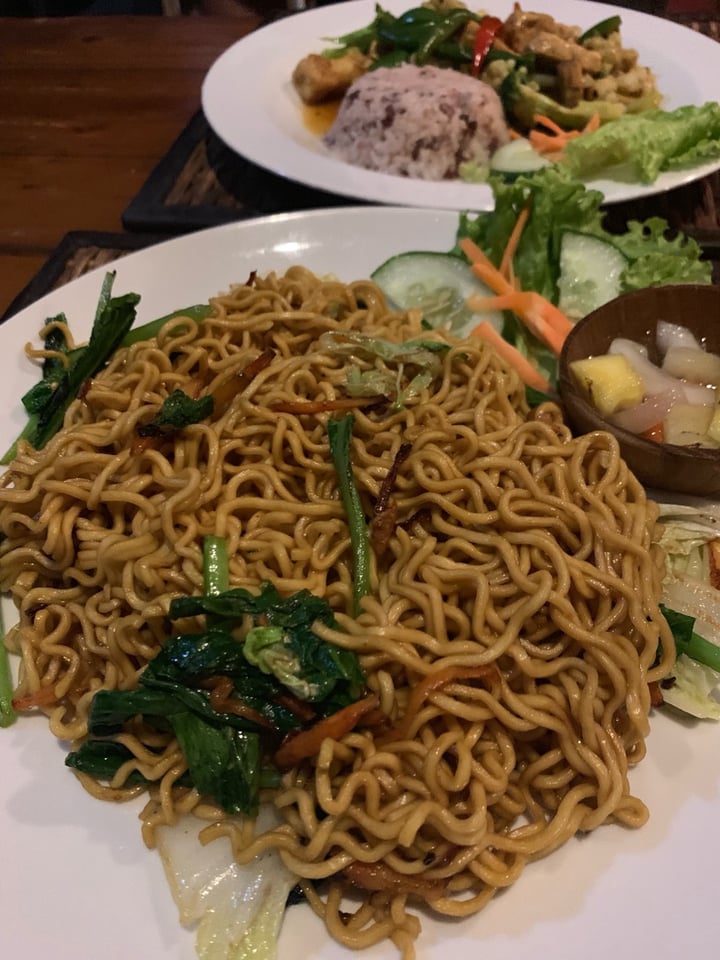 photo of Tasty Vegan Mie goreng shared by @letsgovegan on  23 Nov 2019 - review