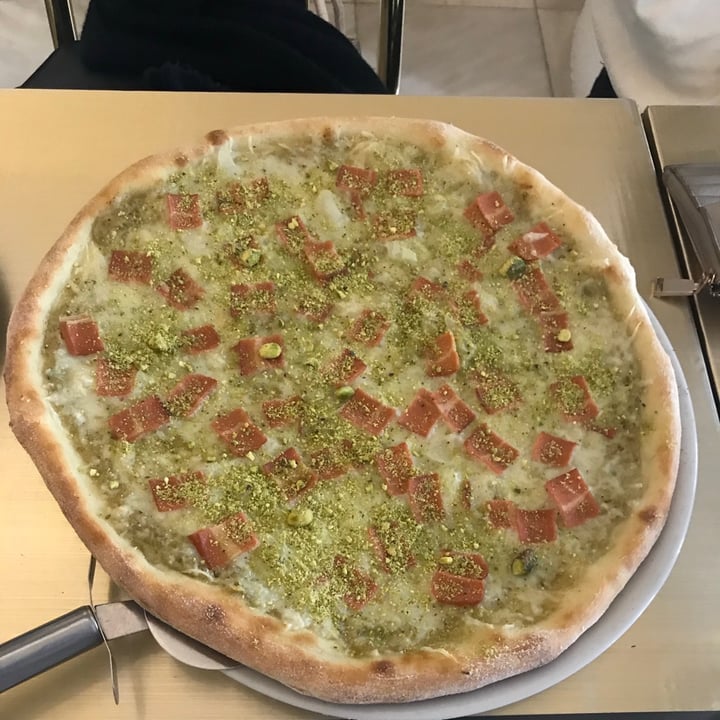 photo of Choose Ristorante Naturale Pizza Pistacchio shared by @isabelaferreiro on  21 Mar 2021 - review
