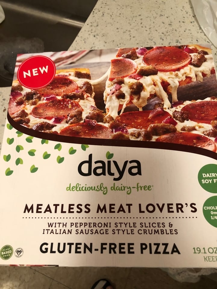 photo of Daiya Meatless Meat Lover’s Pizza shared by @poisonsuemac on  22 Jan 2020 - review