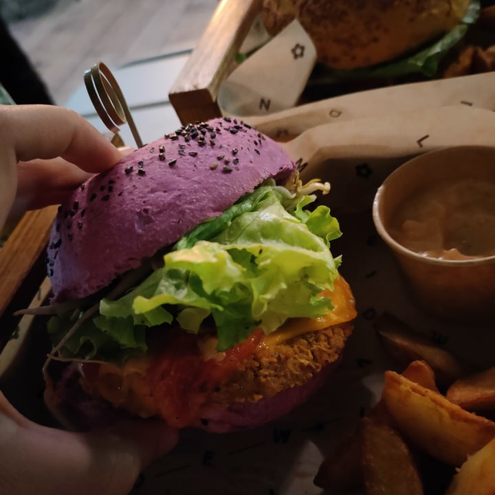 photo of Flower Burger Cherry bomb shared by @ariannabrtp on  10 Oct 2022 - review