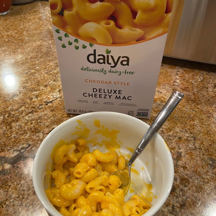 photo of Daiya Cheddar Style Deluxe Cheezy Mac shared by @sophieveg on  21 Mar 2021 - review