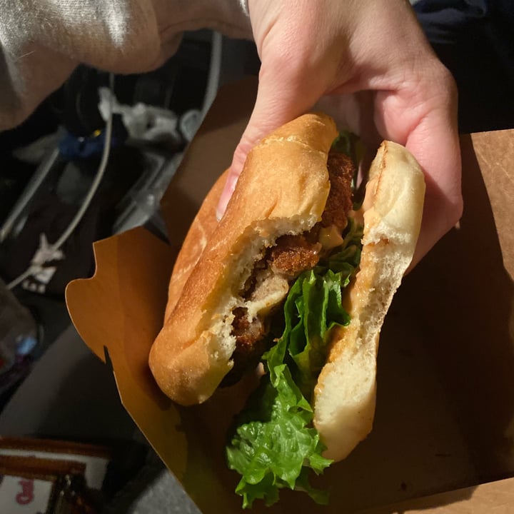 photo of Curia On The Drag Spilt Pea Burger shared by @pbogert on  15 Feb 2022 - review
