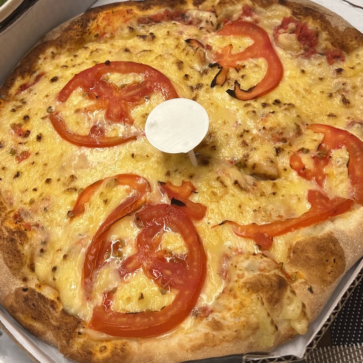 photo of Pop Vegan Food Pizza Marguerita shared by @georginamustafa on  10 Oct 2022 - review