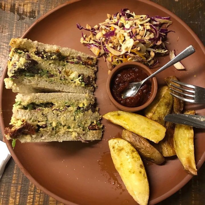 photo of Buenos Aires Verde Vegan “tuna” sandwich shared by @lunastoler on  08 Jun 2021 - review