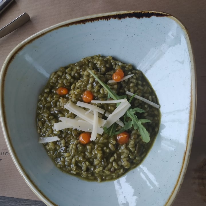 review photo of Aromatic Restaurant Rissoto con espinacas y alcachofa shared by @marihania on 15 Jul 2022 - review