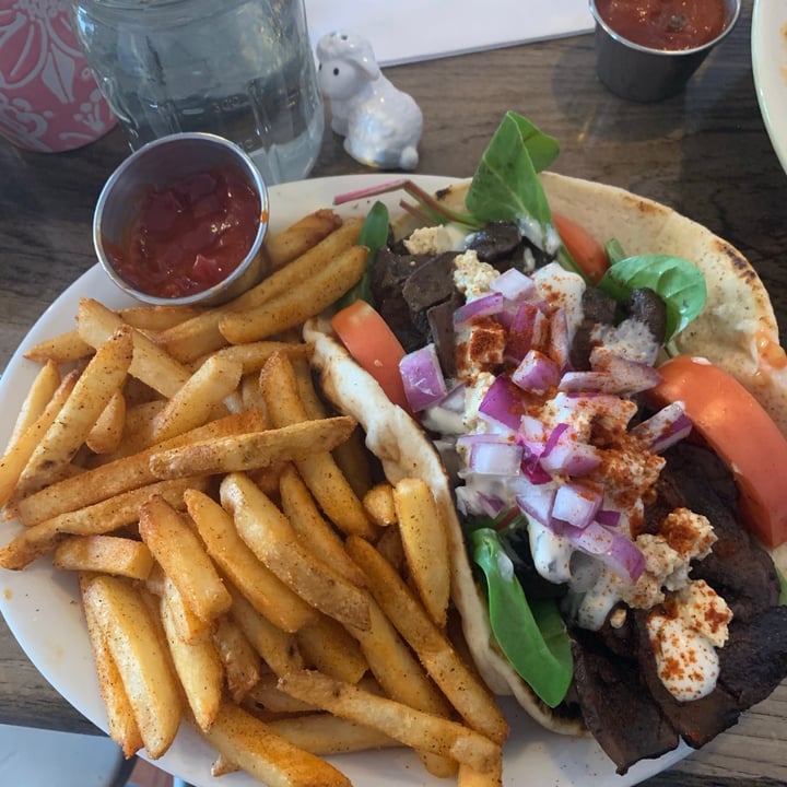 review photo of Arles & Boggs Vegan Eatery Mushroom Gyro shared by @amazongoddess on 24 Dec 2020 - review