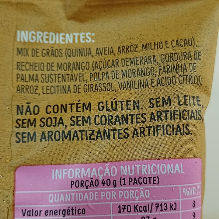 photo of Amana Snack Quinua Recheio de Morango shared by @marymagda on  06 Jul 2022 - review