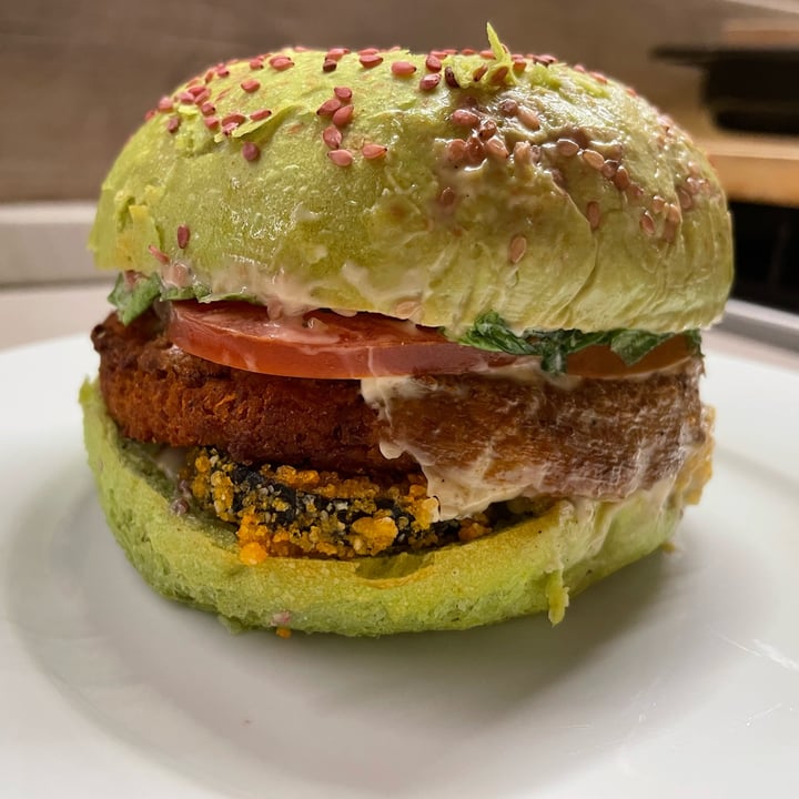 photo of Flower Burger Elf Burger shared by @greta08 on  20 Jan 2022 - review