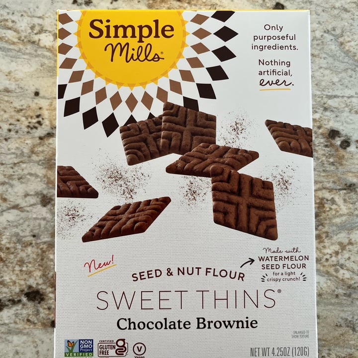 photo of Simple Mills Chocolate Brownie Sweet Thins shared by @dianna on  09 Mar 2022 - review