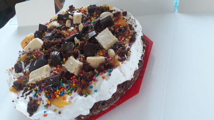 review photo of Eterna Vegan Torta brownie con golosinas shared by @eternamente7 on 27 Mar 2020 - review