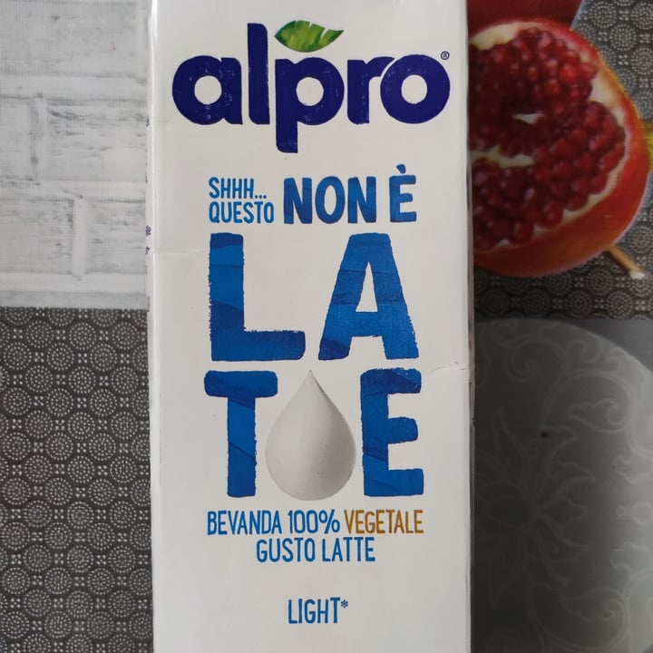 photo of Alpro This is Not Milk Classic Questo Non è Late Classico shared by @monipelle on  01 Apr 2022 - review