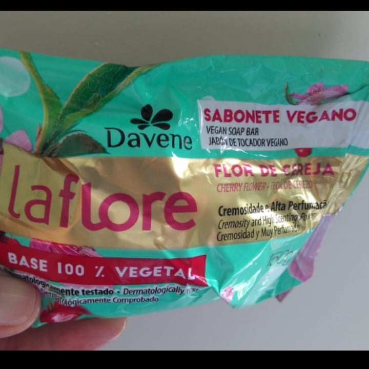 photo of Davene Sabonete Vegano Laflore Flor de Cereja shared by @salymafreitas on  09 Sep 2022 - review