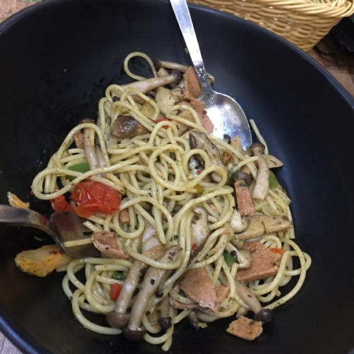photo of Saute-San Lion Mane Aglio Olio shared by @huggsbabies on  01 Apr 2021 - review