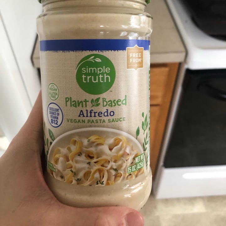 photo of Simple Truth Plant Based Alfredo Vegan Pasta Sauce shared by @brookkyl on  14 May 2020 - review