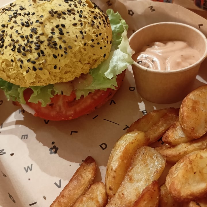 photo of Flower Burger funky cecio shared by @marinasacco on  03 Oct 2022 - review