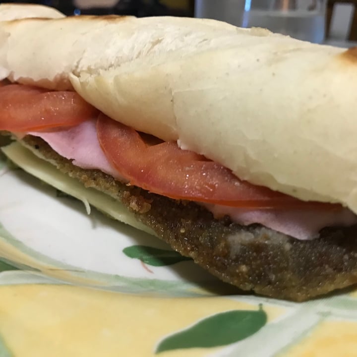 photo of Futuro Veggie Sandwich De Milanesa shared by @aixacabral on  24 Jul 2021 - review