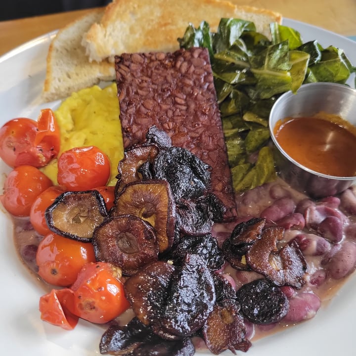 photo of French Meadow Bakery & Café Healing Plate shared by @theplantbasedbeard on  04 Mar 2022 - review
