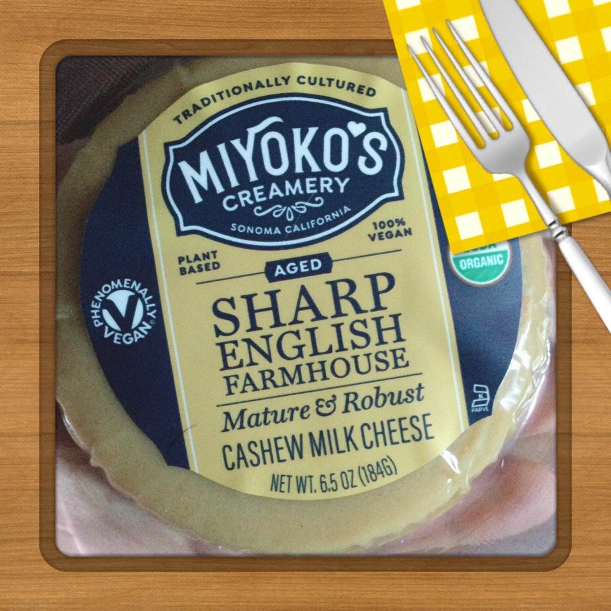 Rese as De Sharp English Farmhouse Cheese Wheel Por Miyoko s Creamery rese-as-de-sharp-english-farmhouse-cheese-wheel-por-miyoko-s-creamery