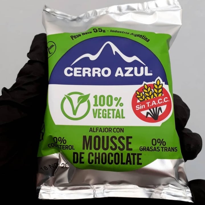 photo of Cerro Azul Alfajor Mousse de Chocolate shared by @vegansdaily on  03 Jul 2020 - review