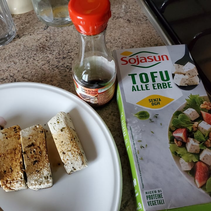 photo of Sojasun Tofu alla erbe shared by @lucamichieli on  03 Sep 2021 - review