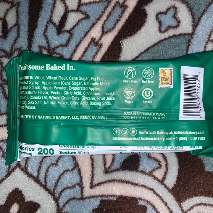 review photo of Nature's Bakery Apple Cinnamon Fig Bar shared by @ceciitud0n on 15 Dec 2022 - review