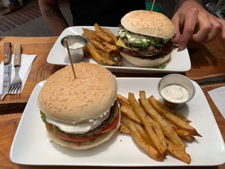 review photo of Livres Restocafé Hamburguesa italiana y Rústica shared by @fersalgado on 27 Nov 2019 - review