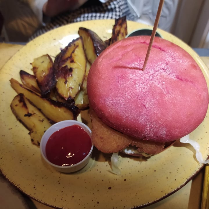 photo of Buddy Italian Restaurant Cafè Chicken burger vegan shared by @layayaveg on  15 Mar 2022 - review
