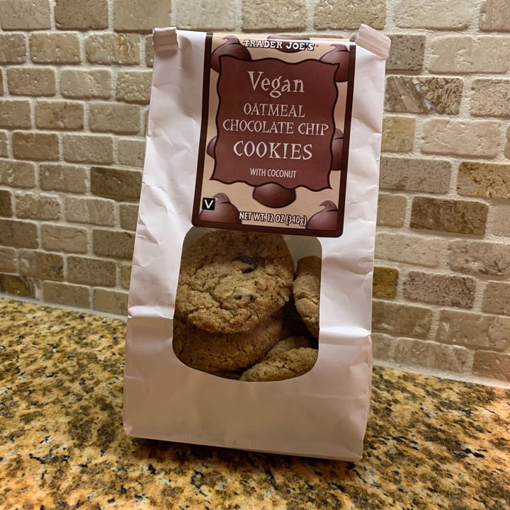 photo of Trader Joe's Oatmeal Chocolate Chip Cookies shared by @stphsmth on  08 Feb 2019 - review