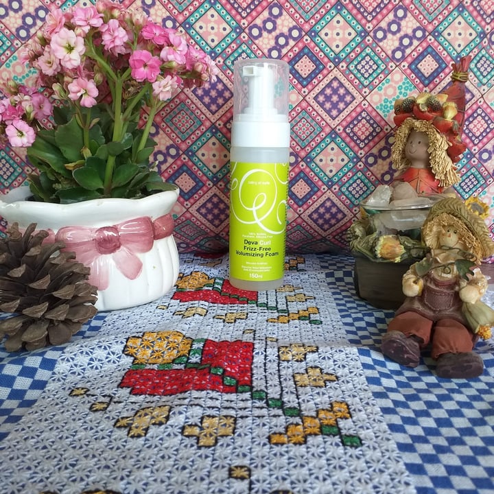 photo of DevaCurl Mousse anti frizz shared by @minespab on  12 May 2022 - review