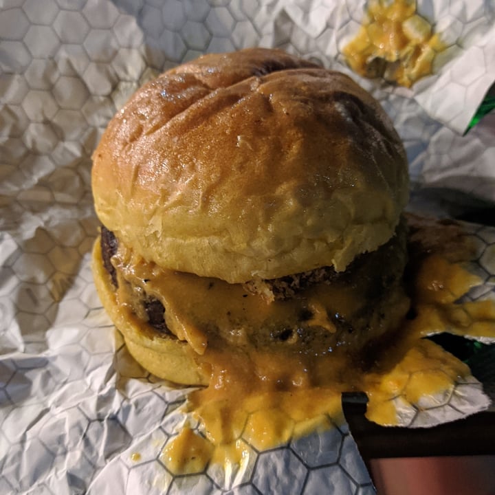 photo of Hierbabuena Curry up! Burger shared by @ginaguarino22 on  31 Oct 2021 - review