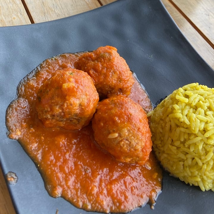 photo of Vegattos Albóndigas Con Arroz Y Frijoles shared by @paulinahgr on  23 Apr 2021 - review