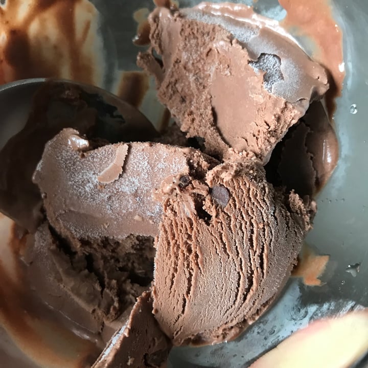 photo of Kind Kones Salted Chocolate Chip Ice Cream shared by @ziggyradiobear on  18 Oct 2022 - review