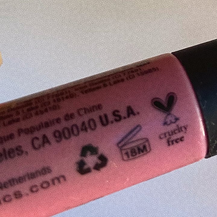 photo of NYX Cosmetics Nude.peach gloss shared by @majosjumpsuit on  09 Oct 2020 - review