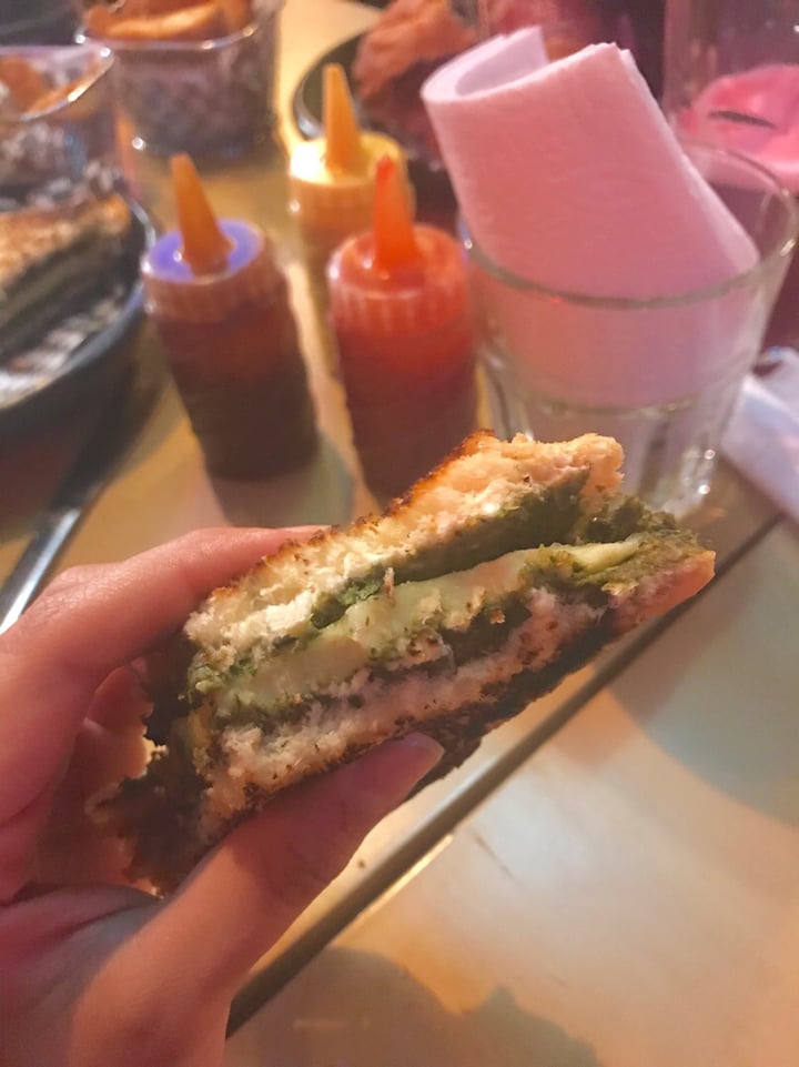photo of Cafe Leon Interior 6 Local 3 Paseo Del Faro Sándwich shared by @tessa0938 on  20 Aug 2019 - review