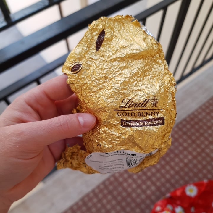 review photo of Lindt Gold Bunny Dark Chocolate shared by @bettyfa on 16 Apr 2022 - review