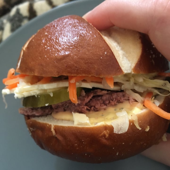 review photo of Plant Kitchen (M&S) New York Style No Salt-Beef shared by @stick on 23 Jan 2021 - review